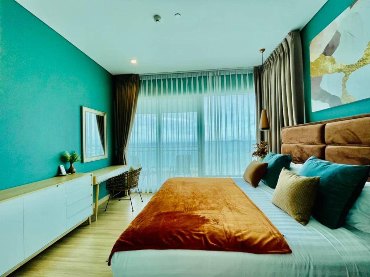 Luxury 4 bedrooms corner duplex close Jomtien Beach