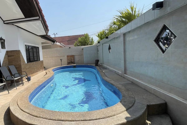 Furnished 2 bedroom house with pool in South Pattaya