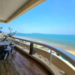 Chomtalay Resort. Stunning 3 bedrooms Duplex right on Na-Jomtien Beach