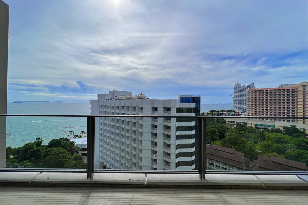 1 bedroom apartment in a high-rise status complex with a private beach. 13 floor. Northpoint