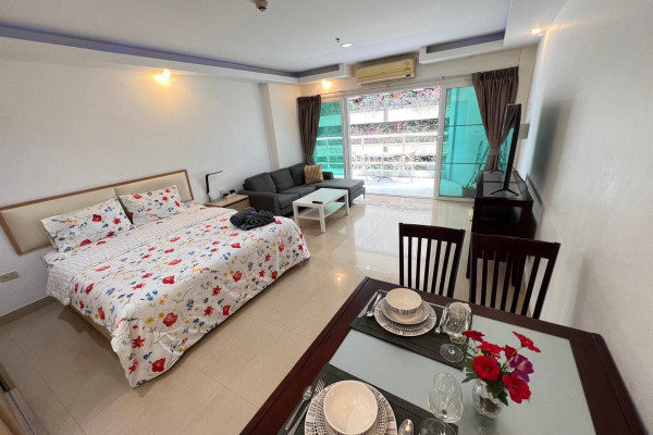 View Talay 6. Studio in Central Pattaya, 200 meters from the beach. Year contract