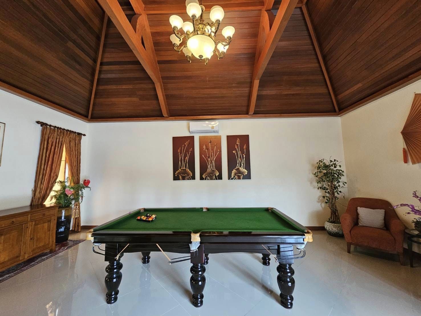Pool Villa with 3 bedrooms in Phratamnak area