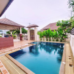 Le Beach Home Village. 3 bedrooms pool house in the Bang Saray