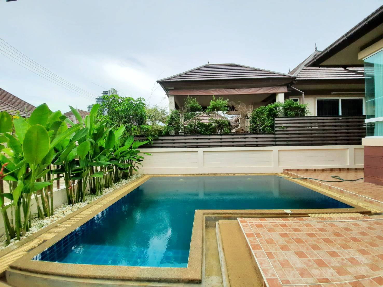 Le Beach Home Village. 3 bedrooms pool house in the Bang Saray