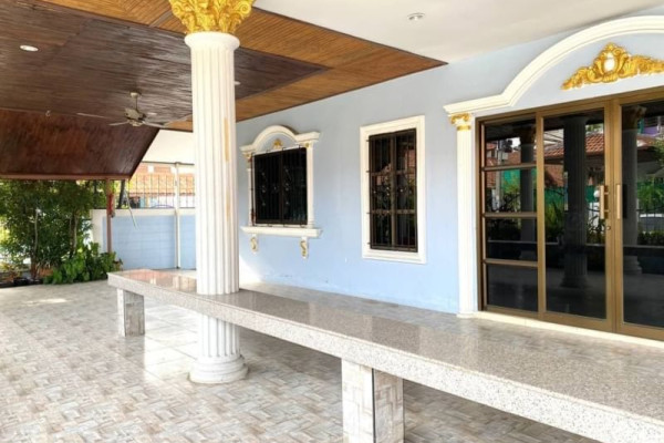 House with 3 bedrooms in a cozy village about 1 km from the sea. Eakmongkol 1 Village Jomtien