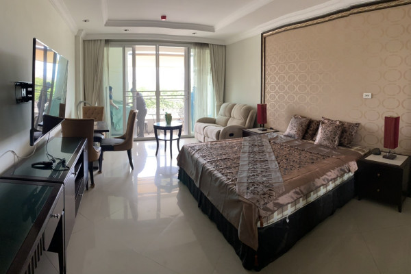 LK Legend. Spacious studio in a superb complex. 6-12 months: 15,000 baht per month