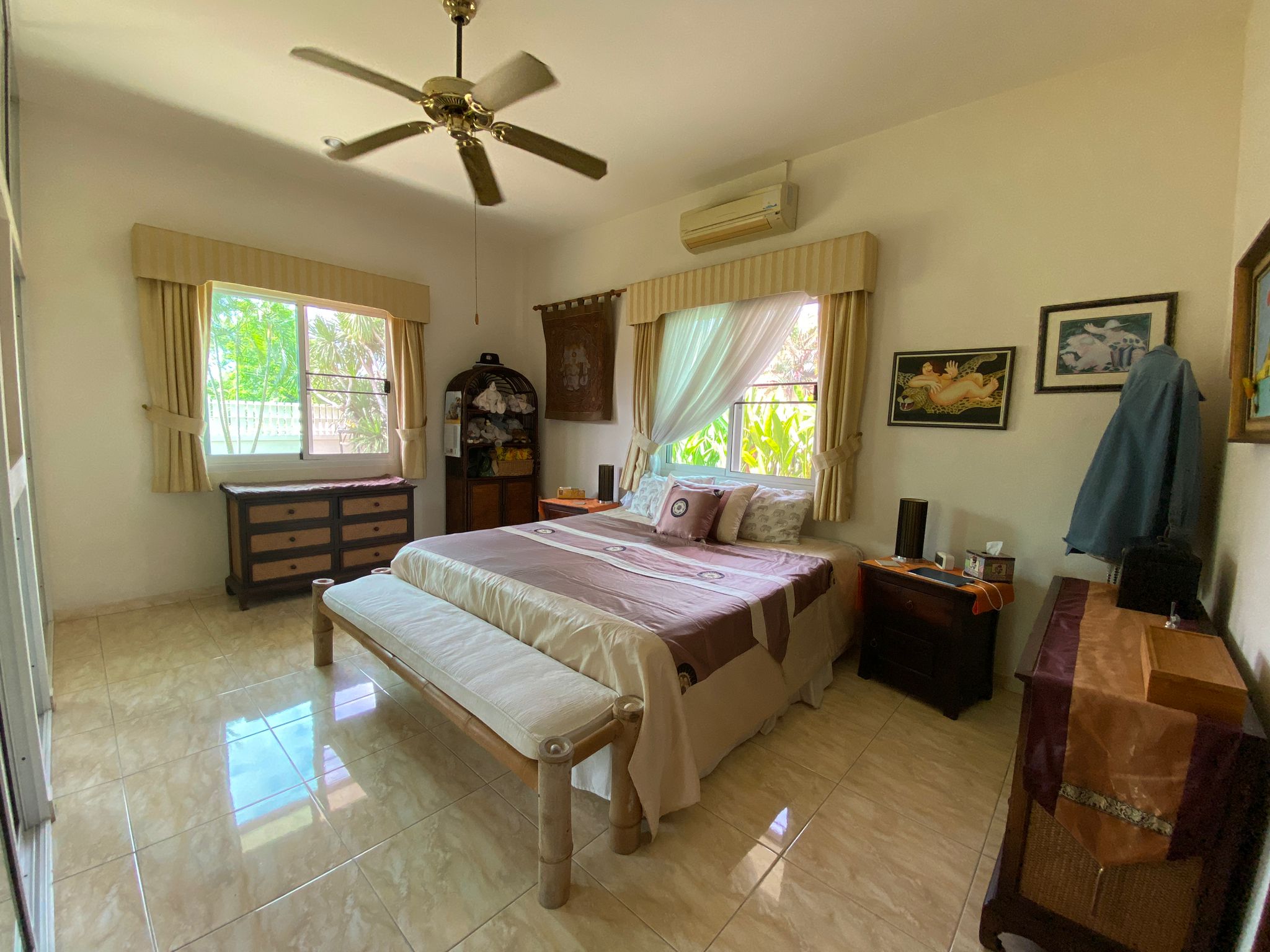 Pool Villa with 2 bedrooms in the Huay Yai. Urgent sale!