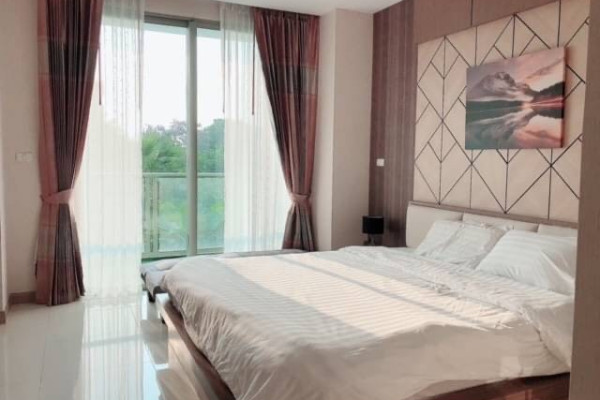 The Riviera Wongamat Beach. 1 bedroom in a luxury condominium. Year contract