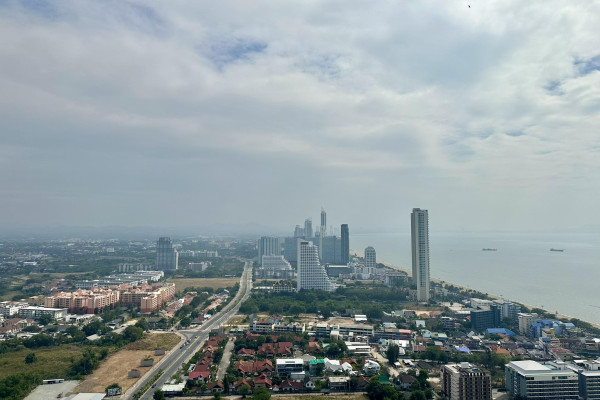 The Riviera Jomtien. Duplex Penthouse 3 bedrooms. Floor 43-44. 180 degree panoramic view