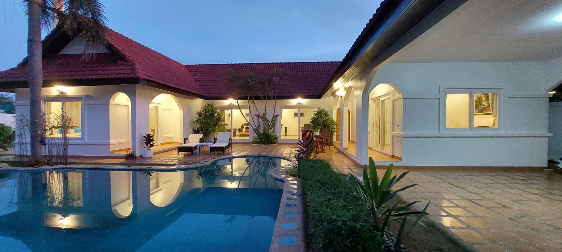 Nirvana pool villa 1. Pool villa with 4 bedrooms. Soi Thung Klom Tan Man 4