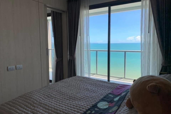 Apartment 1 bedroom. 28th floor. 180 degree sea view. AERAS Condo Pattaya