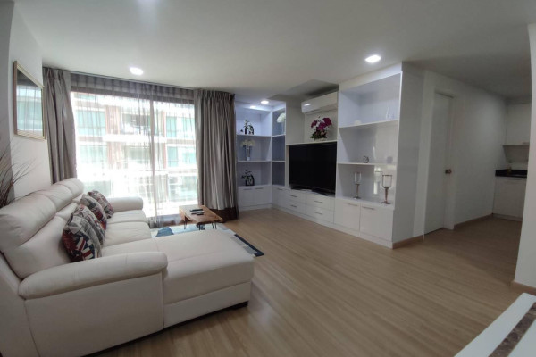 2 bedroom apartment in central Pattaya near the beach. The Urban Condominium