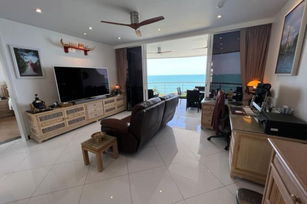 Pure Sunset Beach. Fully furnished 3 bedrooms with sea view. Hundred meters from the beach