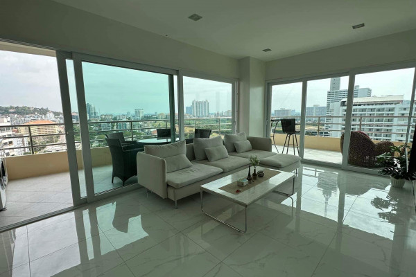 2 bedrooms apartment with Sea view. 16th floor. View Talay 3. Year contract