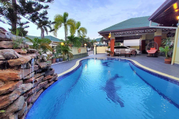 Pool House with 3 bedrooms, Soi Siam Country Club. Green Field Villas 1