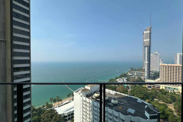 Northpoint. 2 bedrooms apartment in a high-rise status complex with a private beach. 22 floor. Year contract