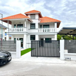 Soi Siam Country Club. 3 bedrooms single house. Year contract