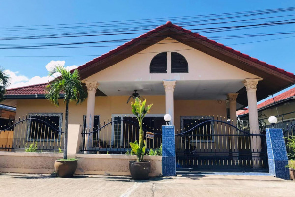 Single house with 3 bedrooms, South Pattaya, Soi Khao Talo, Eakmongkol Village 3. Year contract