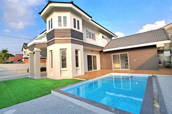 Village Suk Em Garden Home. Pool Villa with 3 bedrooms in North Pattaya