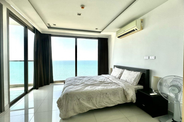 Wongamat Tower. Corner 2 bedrooms apartment. Sea view. 16th floor. Year contract