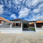Newly built detached 2 bedrooms house in modern style. Soi Siam Country Club