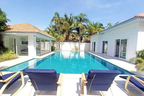 12 bedrooms pool villa. Pratumnak. Walk 3 minute to cozy beach. Majestic Residence