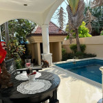 Palm Grove Village. 4 bedrooms house in a beautiful quiet place just minutes from the beach