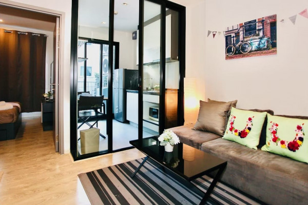 1 bedroom 300 meters from the beach on the 2th floor. The Base Central Pattaya