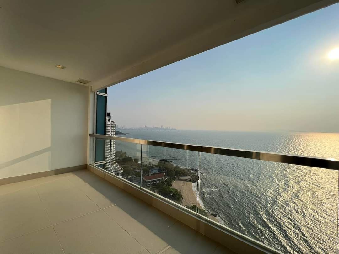 The Palm Wongamat condo. 3 bedrooms, high floor, sea view